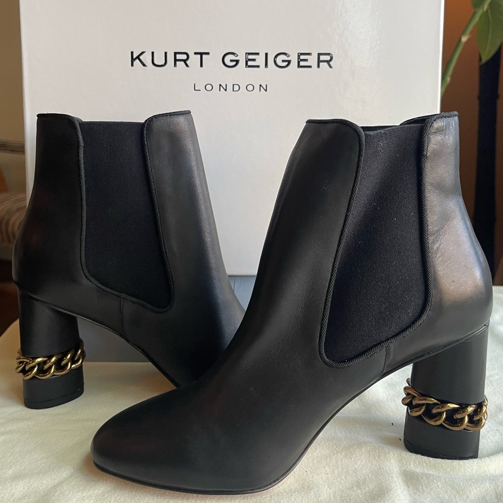 Kurt Geiger boots NEW!! Black leather gold chain hardware with heel